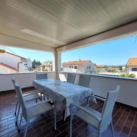 Fab - Spacious Terrace