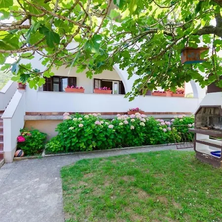 Apartment Fab - Spacious Terrace Punat