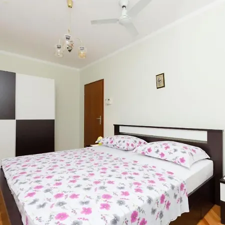 Fab - Spacious Terrace Apartment *