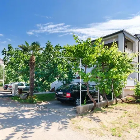 Fab - Spacious Terrace