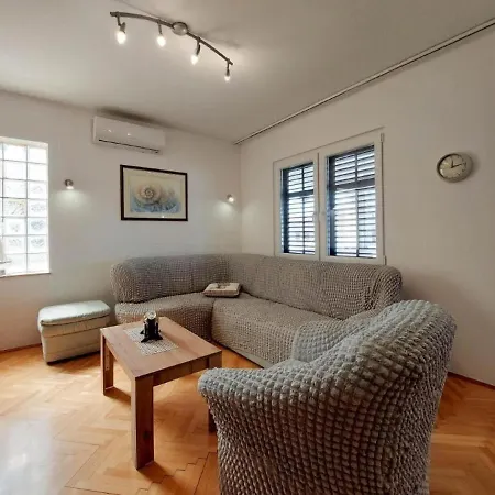 דירה Fab - Spacious Terrace